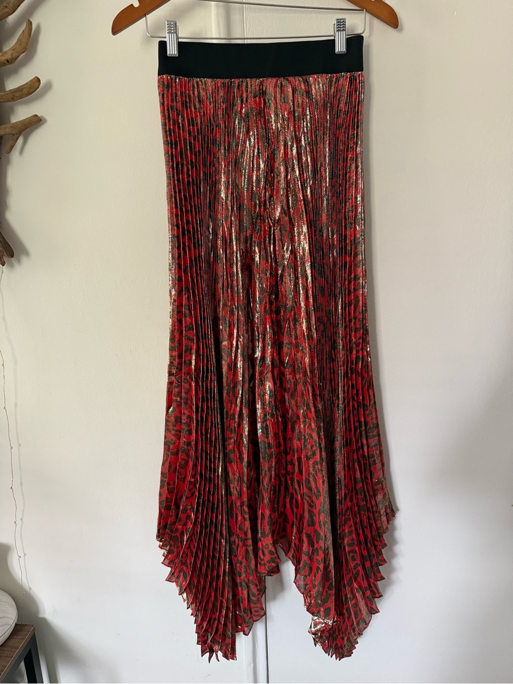 Pleated Red Animal-Print Handkerchief Hem Skirt